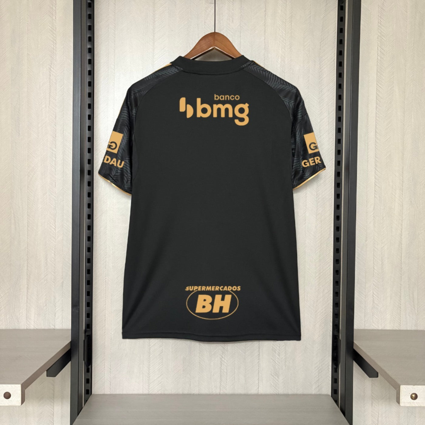 Camisola Atlético-MG 2025-26 Alternativa Preta Versão Adepto Todos Patrocinadores