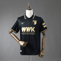 Camisola FC Augsburg 2025-26 Alternativa Preta Versão Adepto