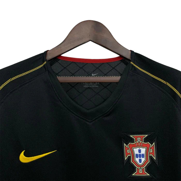 Camisola Portugal Preta Titular Retrô 2006