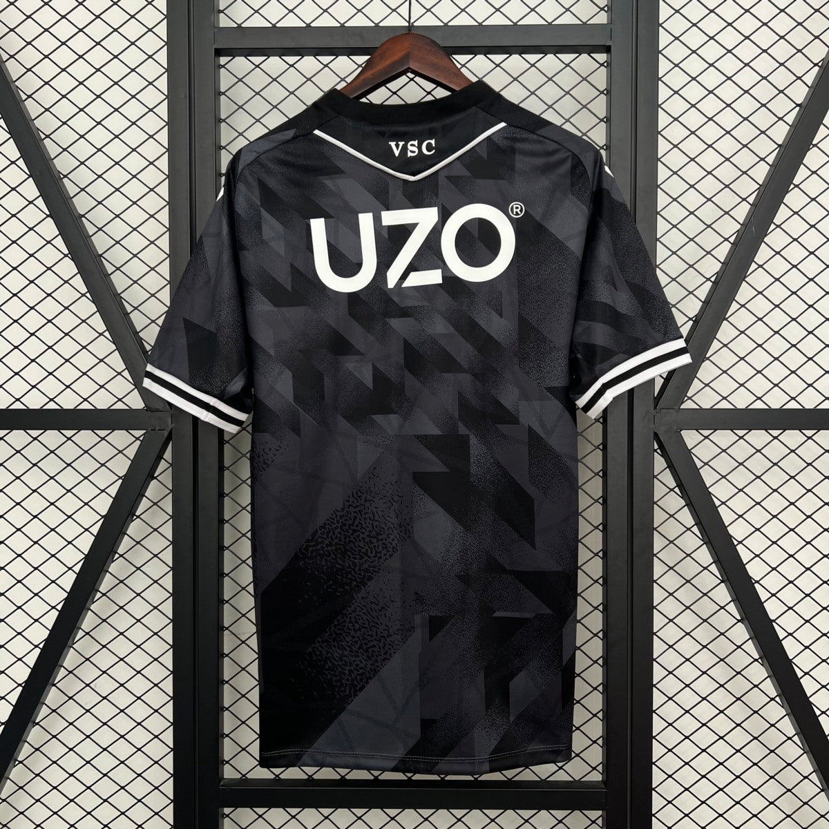 Camisola Vitoria SC 2025-26 Alternativa Preta Versão Adepto