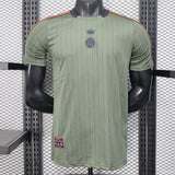 Camisola FC Bayern Munique 2025-26 Icon Range Travel Versão Jogador