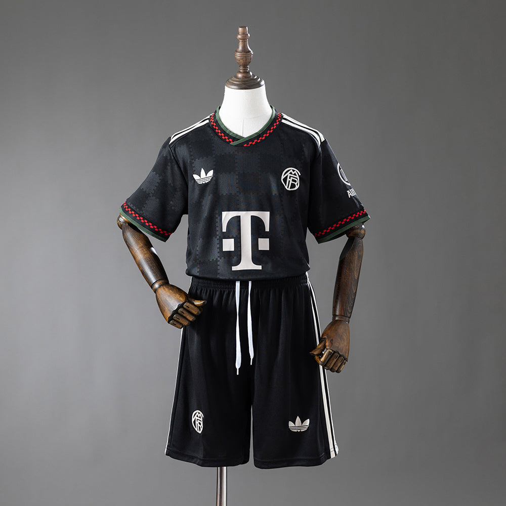 Kit Criança FC Bayern Munique 2025-26 Alternativo