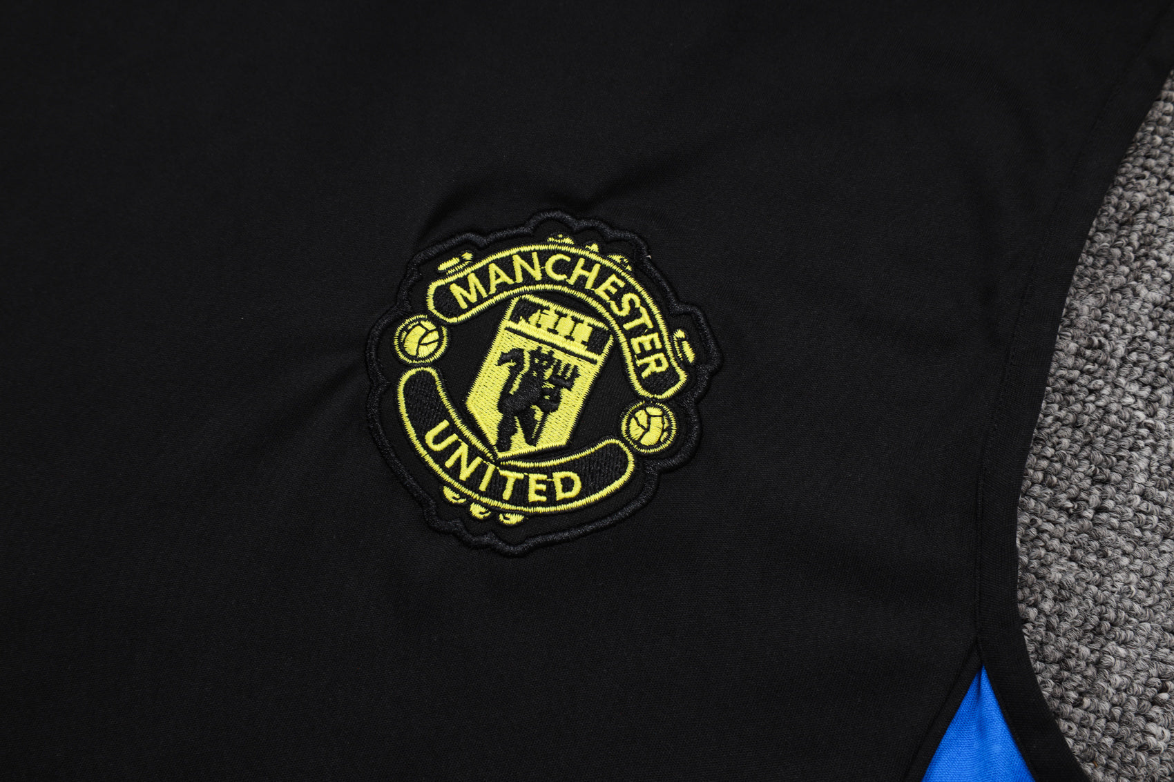 Kit Treino Manga Cava M-UNITED 2025-26