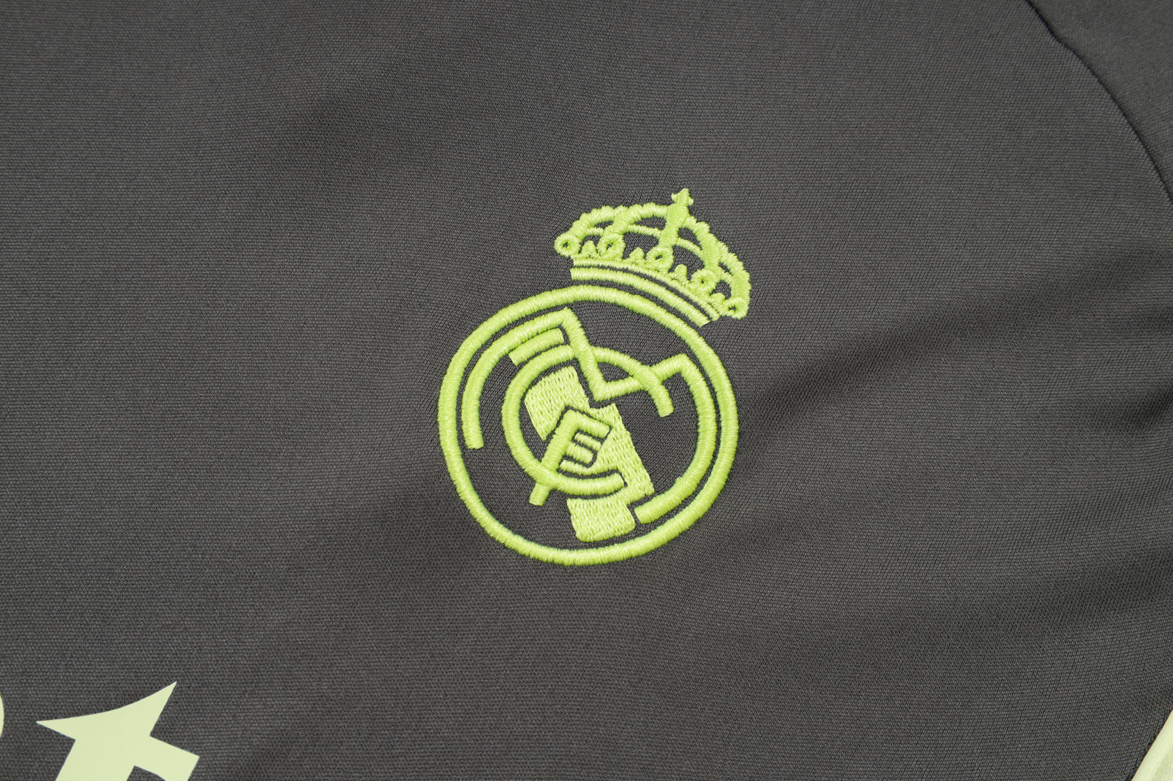Kit Treino Camisola Real Madrid CF 2025-26