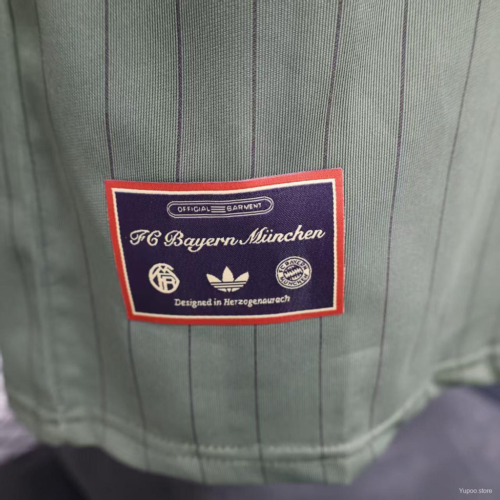 Camisola FC Bayern Munique 2025-26 Icon Range Travel Versão Jogador