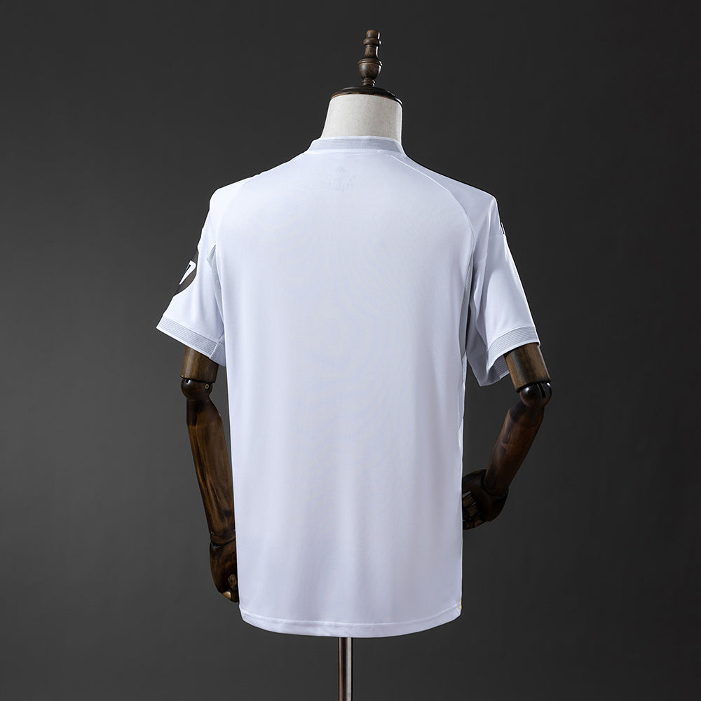 Camisola Real Madrid CF 2025-26 Principal Versão Adepto