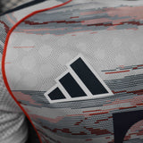 Camisola FC Bayern Munique 2025-26 Alternativa Creme Versão Jogador
