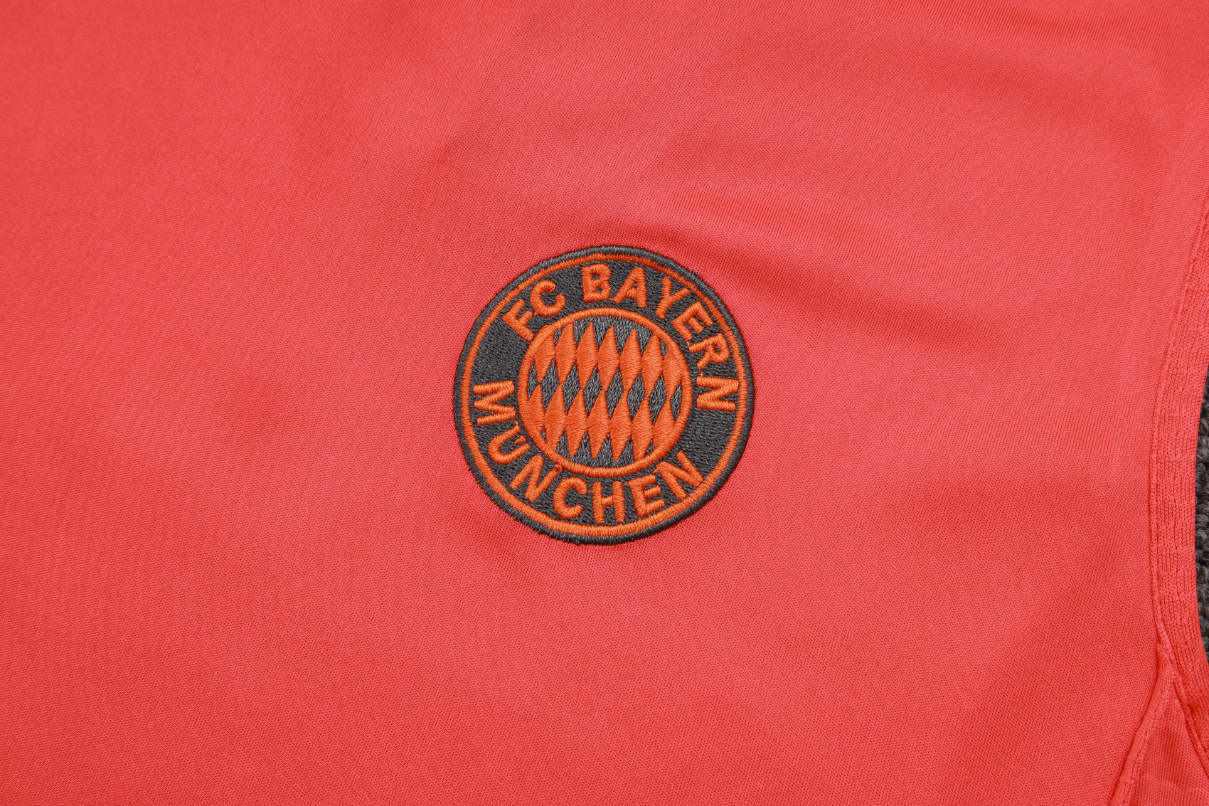 Kit Treino Manga Cava FC Bayern Munique 2025-26