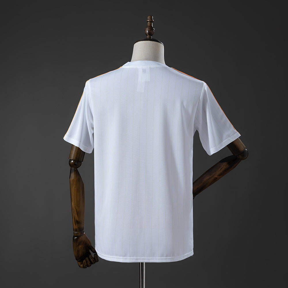Camisola Real Madrid CF 2025-26 Terrace Icons Versão Adepto